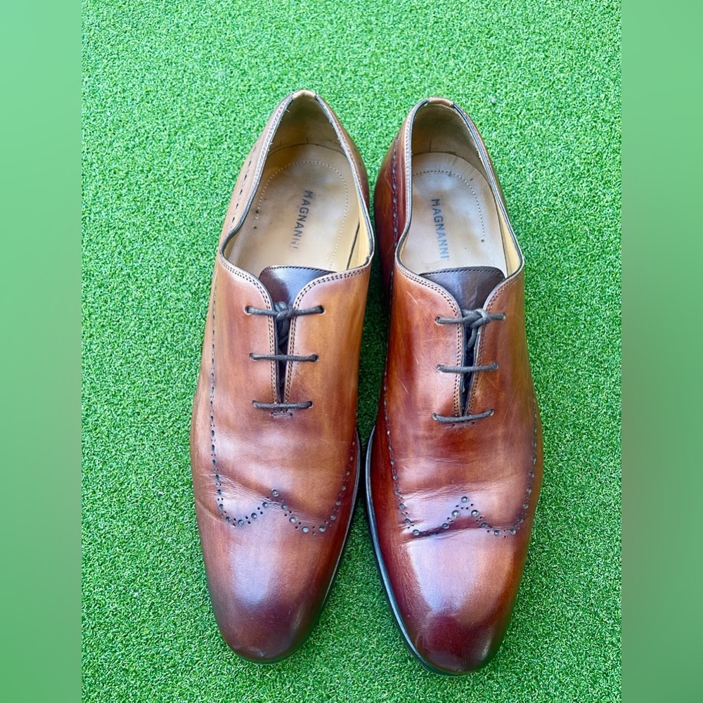 MAGNANNI Men's Leather Wingtip Oxford Size 11.5 - Burnished Tan/Wine